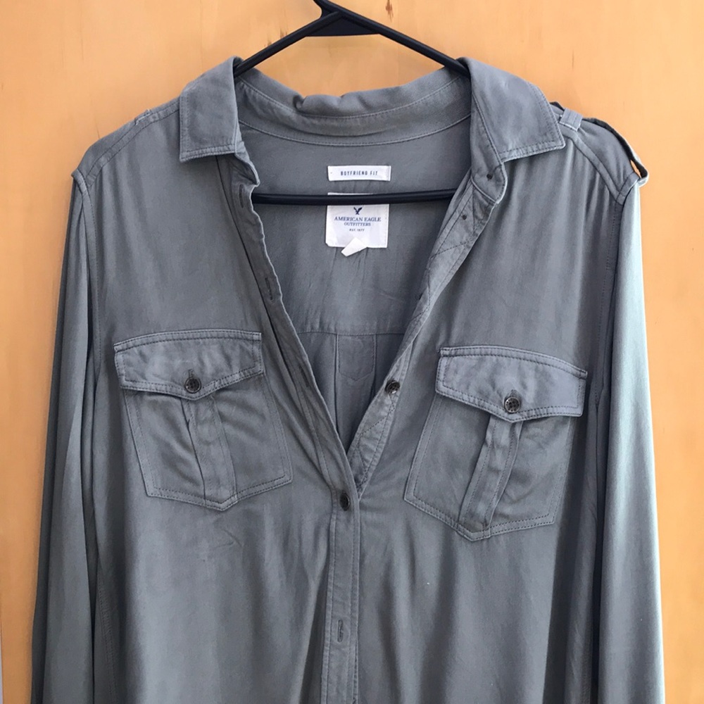 American Eagle Button Up